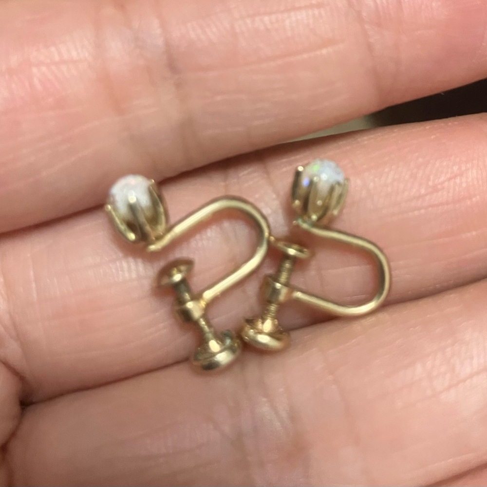 Sarah Coventry Gold Filled 1/20-12k Screw Back Clip On Vintage Opal Earrings